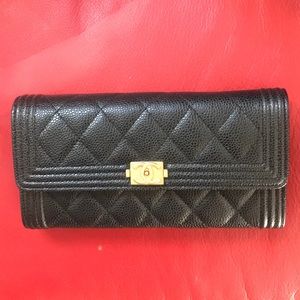 Chanel  caviar leather wallet dust bag,box.Mint